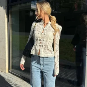 Damen Vintage Spitzenbluse Sommerhemd mit Hohlmuster Lässiger Sandkragen Elegante Stickerei Puffärmel Sexy Oberteil