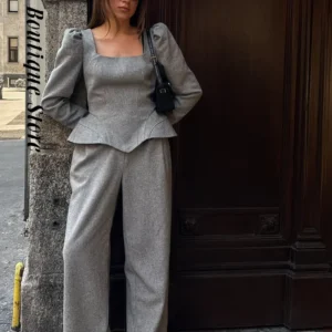 Eleganter, einfarbiger Hosenanzug für Damen, schmal geschnitten, mit Puffärmeln, U-Ausschnitt, weiten Hosenbeinen, Modell 2026, Herbstmode.