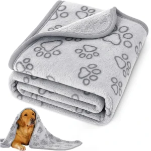 Gemütliche Plüschdecke mit Hundepfotenmuster – weiche Flanell-Haustierbettmatte für Katzen und kleine bis mittelgroße Hunde, 3 Größen, maschinenwaschbar, für alle Jahreszeiten
