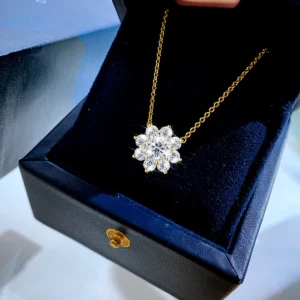 SDOOU Luxuriöse 14K Gold gefüllte Moissanit-Halskette, 0,5-3ct Blumen-Anhänger, Schlüsselbeinkette, Brautgeschenk für Sie, Jahrestag, Valentinstag