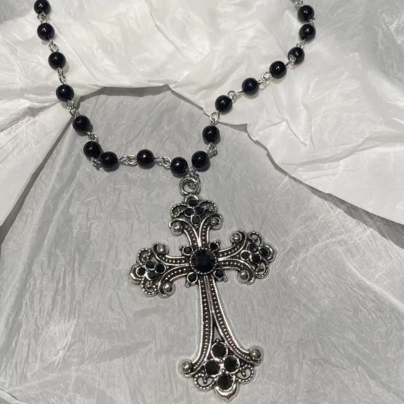 Vintage Gothic Fledermaus Kreuz Dunkle Anhänger Halskette Y2K Personalisierte Thorn Love Schwarze Perle Gestapelte Halskette Geeignete Halloween-Geschenke Vintage Gothic Fledermaus Kreuz Dunkle Anhänger Halskette Y2K Personalisierte Thorn Love Schwarze Perle Gestapelte Halskette Geeignete Halloween-Geschenke – Bild 6