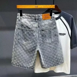 2025, neue Jeansshorts im amerikanischen Stil für Herren im Sommer, lockerer gerader Schlauch, perforierter Jacquard, High-End-Gefühl, Fünf-Punkte