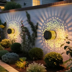 Solar-Außenwandleuchte mit Flutlicht, Hohldesign, Wasserdichte Garten- und Terrassenbeleuchtung, Dekorative Lampe für Zaun, Villa, Tür