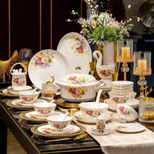 60-teiliges Europäisches Geschirrset Luxuriöses Bone China Tafelservice Schüssel Löffel Teller Set Küchenutensilien Dinner-Set