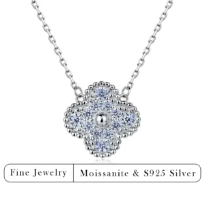 0,5 Karat Moissanit Vierblättriges Kleeblatt Halskette 925 Sterling Silber Vollbesetzter Anhänger Damenschmuck