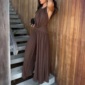 Sommerlicher Damenanzug, sexy Neckholder-Overall mit offenem Rücken und lange Hose, elegantes, drapiertes 2-teiliges Outfit für Frühling und Sommer.