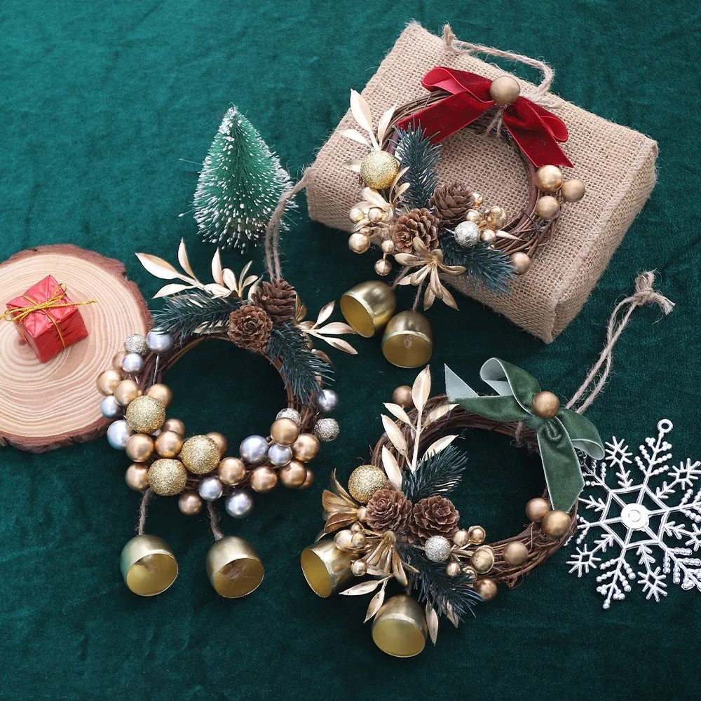 Mini-Weihnachtskranz Mit Gold- Und Silberkugeln, Glocken, Tannenzapfen, Weihnachts-Türhänger-Dekoration Für Zuhause 2026, Weihnachtsbaum-Ornament Mini-Weihnachtskranz Mit Gold- Und Silberkugeln, Glocken, Tannenzapfen, Weihnachts-Türhänger-Dekoration Für Zuhause 2026, Weihnachtsbaum-Ornament