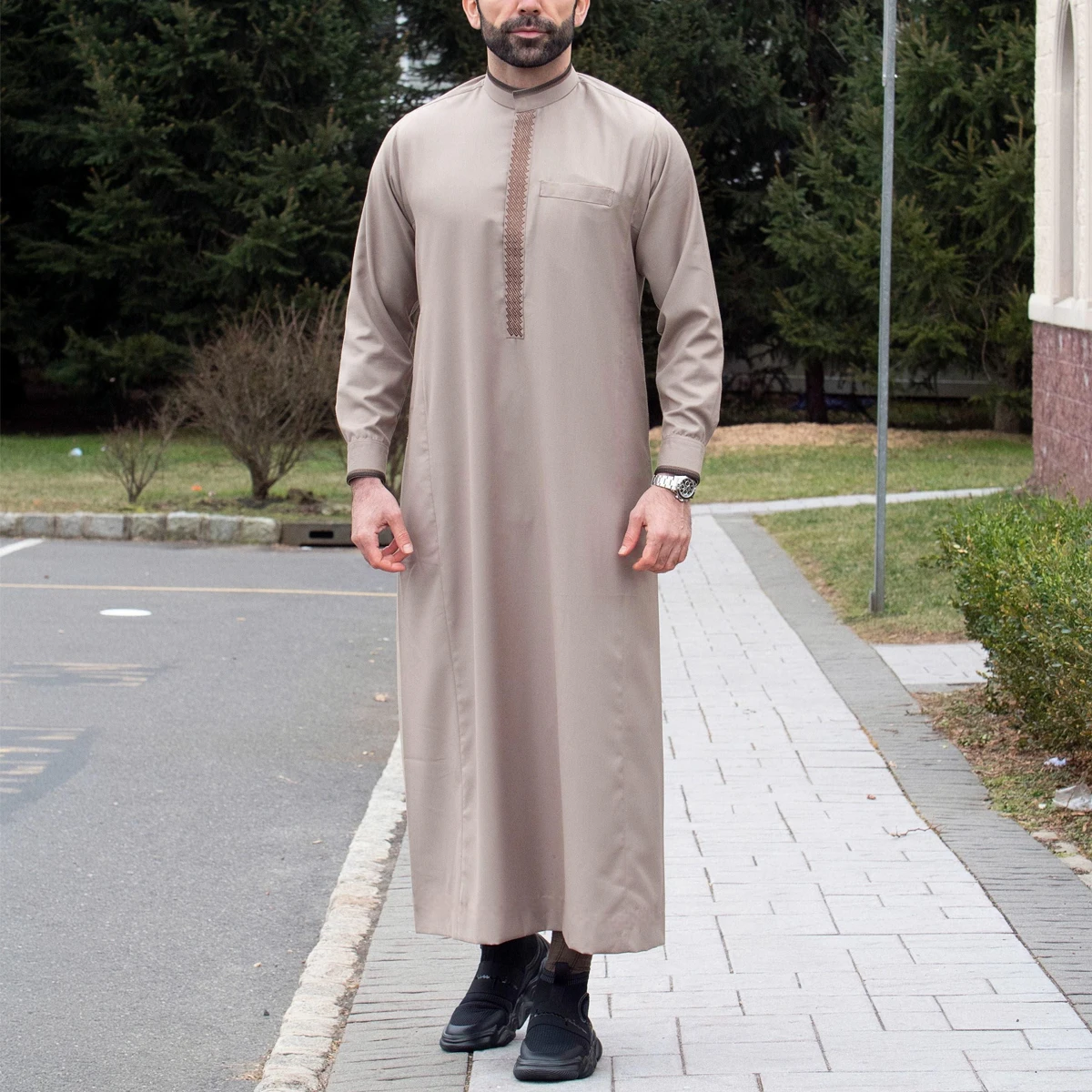 Islamic Loose Robe For Men Long-Sleeved Round Neck Ethnic Style Embroidered Arabic Men'S Traditional Muslim Thobe Dresses Islamic Loose Robe For Men Long-Sleeved Round Neck Ethnic Style Embroidered Arabic Men'S Traditional Muslim Thobe Dresses – Bild 4