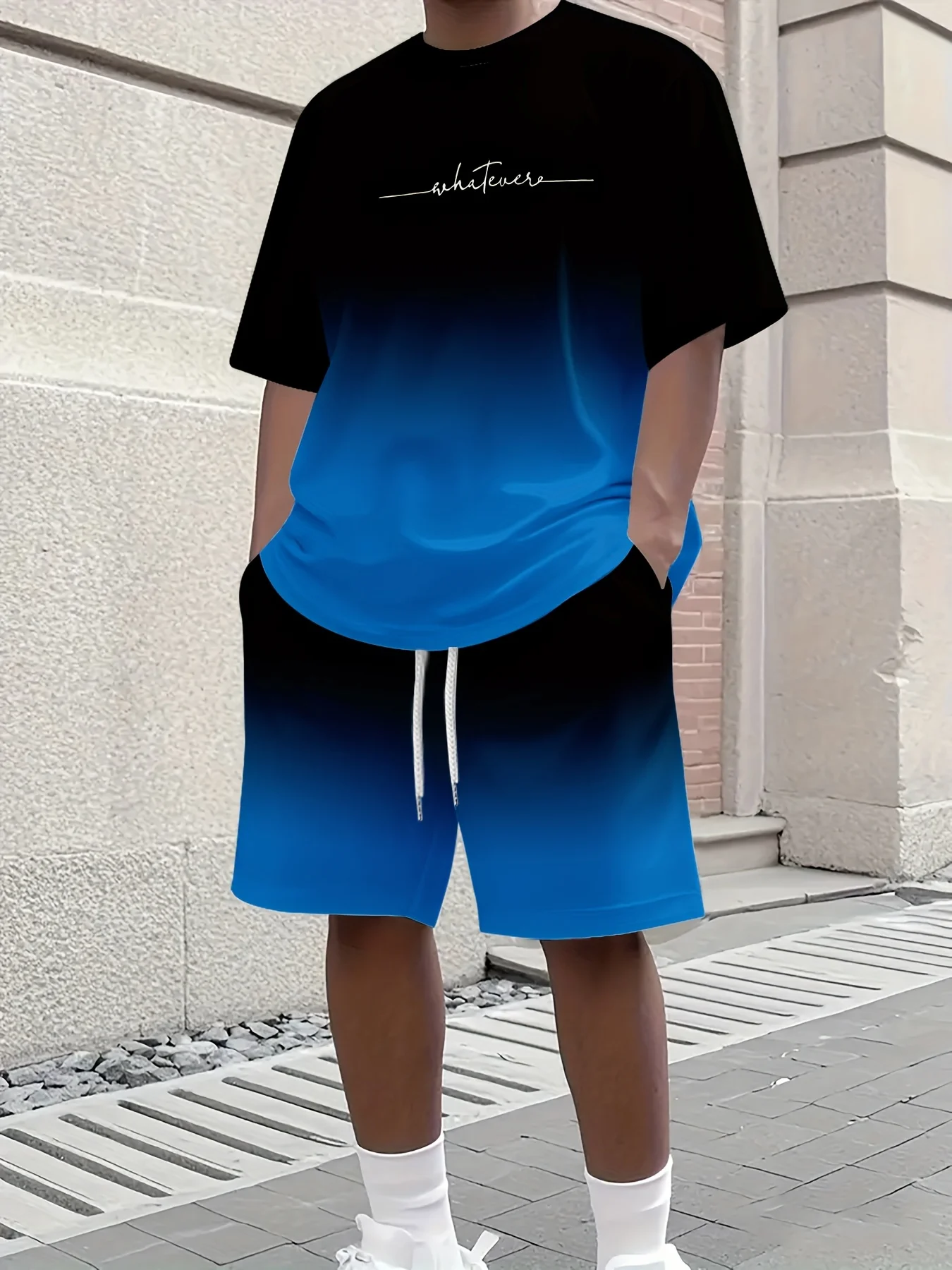 Sommerliches Farbverlauf-Sportset: Stylisches Herren-Sportshirt Mit Kurzen Ärmeln Und Schnelltrocknenden Shorts Mit Kordelzug Sommerliches Farbverlauf-Sportset: Stylisches Herren-Sportshirt Mit Kurzen Ärmeln Und Schnelltrocknenden Shorts Mit Kordelzug – Bild 2