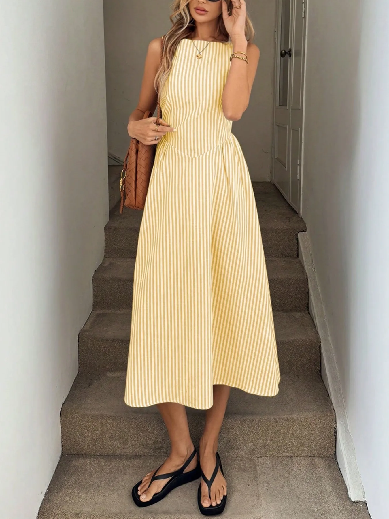 2025, Neues Schlankmachendes, Frisches, Vertikal Gestreiftes, Ärmelloses Sommerkleid Mit Elegantem Temperament 2025, Neues Schlankmachendes, Frisches, Vertikal Gestreiftes, Ärmelloses Sommerkleid Mit Elegantem Temperament – Bild 2