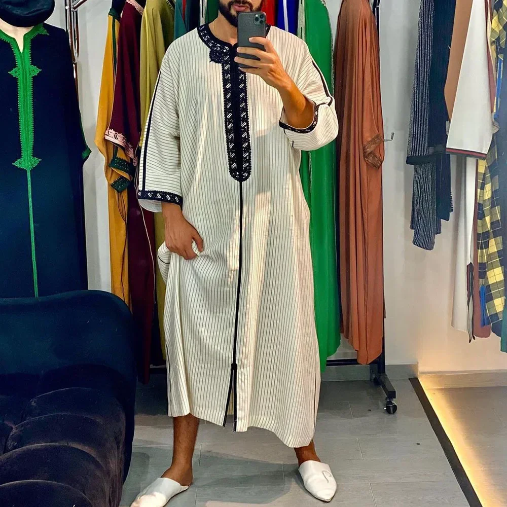 New 2025 Traditional Muslim Clothing Eid Middle East Jubba Thobe Men Thobe Arab Muslim Robes With Long Sleeves Gifts For Husband New 2025 Traditional Muslim Clothing Eid Middle East Jubba Thobe Men Thobe Arab Muslim Robes With Long Sleeves Gifts For Husband