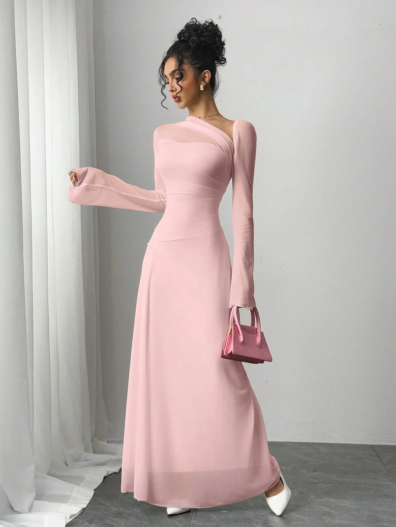 Neues Frühjahr/Sommer-Damenkleid Aus Rosafarbenem Tüll Mit Explosion, Schmales, Unregelmäßiges, Diagonales Schulter- Und Ultralanges Kleid Neues Frühjahr/Sommer-Damenkleid Aus Rosafarbenem Tüll Mit Explosion, Schmales, Unregelmäßiges, Diagonales Schulter- Und Ultralanges Kleid
